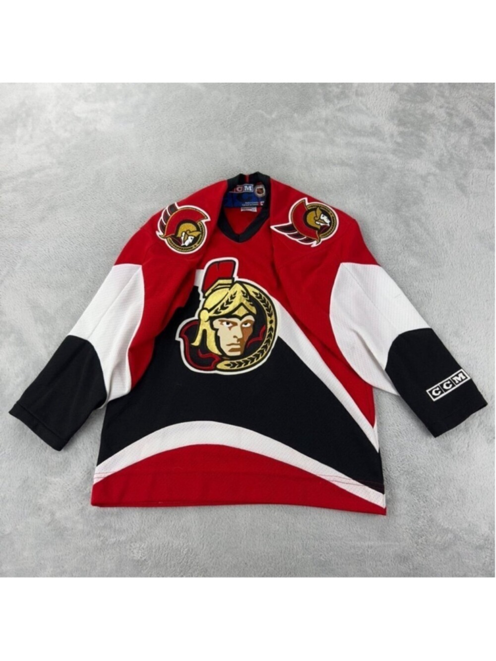 Vintage Ottawa Senators Boys Size L/XL CCM Hockey Jersey